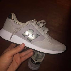 New Balance women’s causal gym shoes
